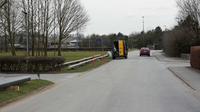 Så er de første rør lag ud ved hallen.