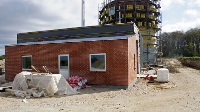Administrations- og teknikbygning næsten færdig udvendig. 26-04-2020