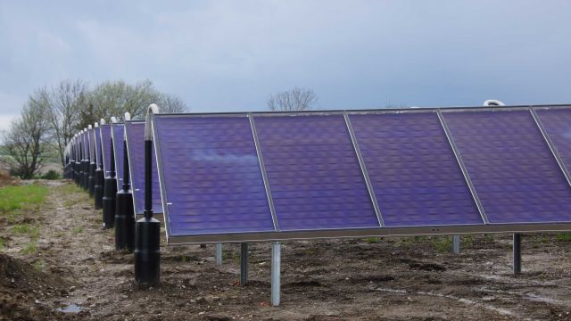 Færdigmonterede solpaneler. 02-05-2020